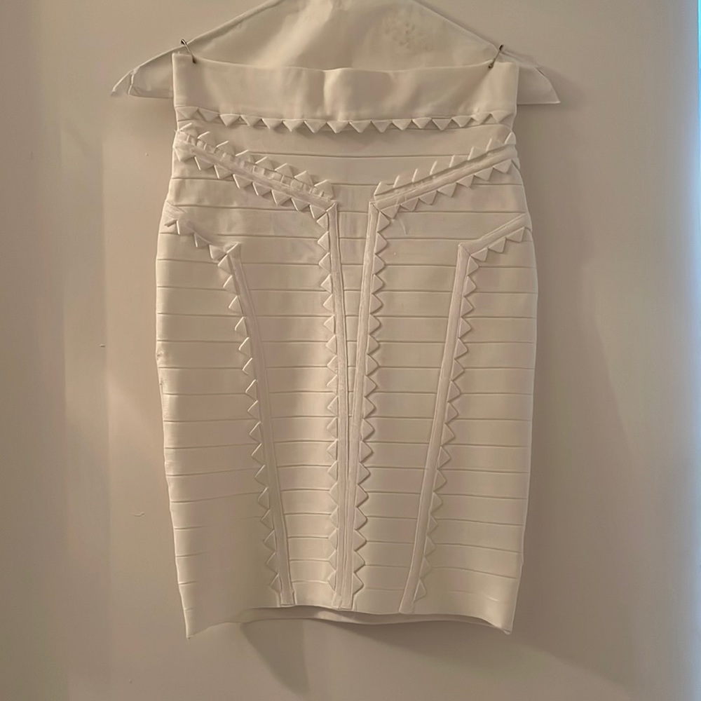 Beautiful mini skirt white /cream with fantastic details